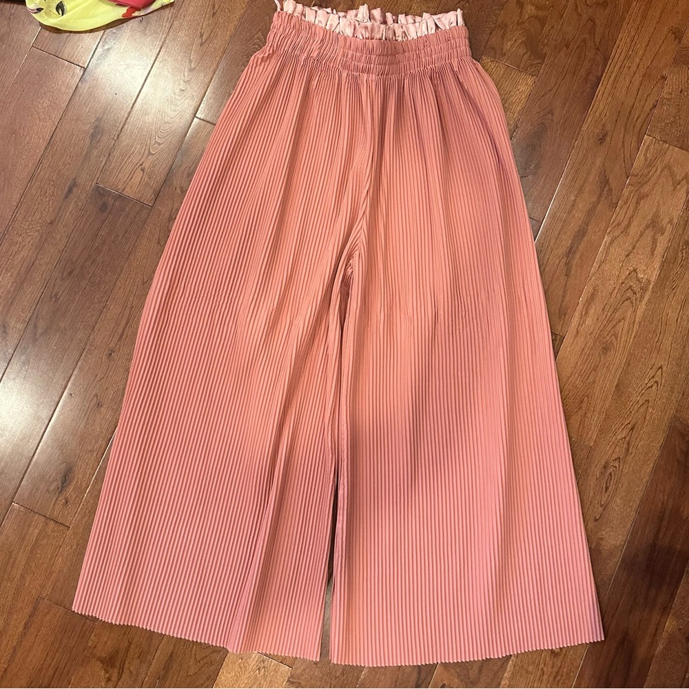 Pleated wide leg pants